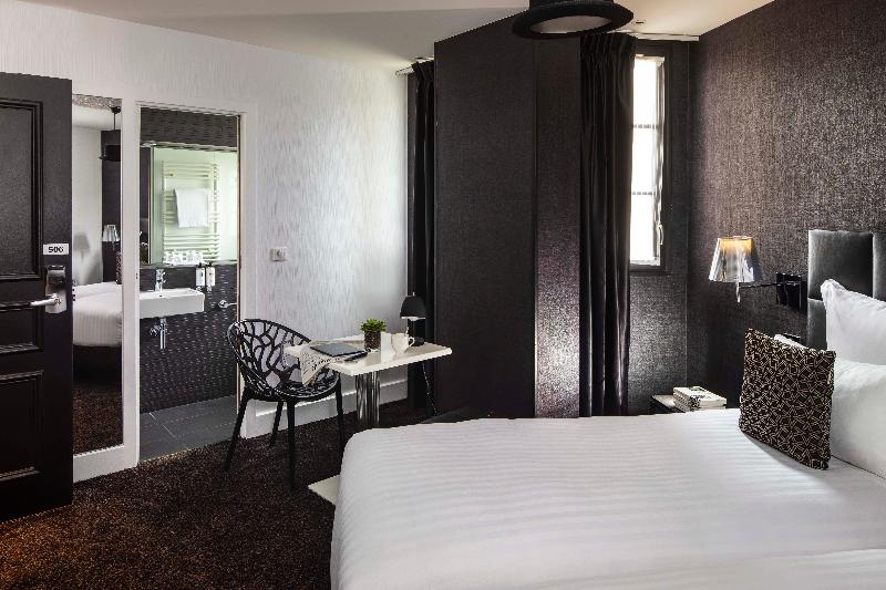 Номер Superior, First Hotel Paris Tour Eiffel