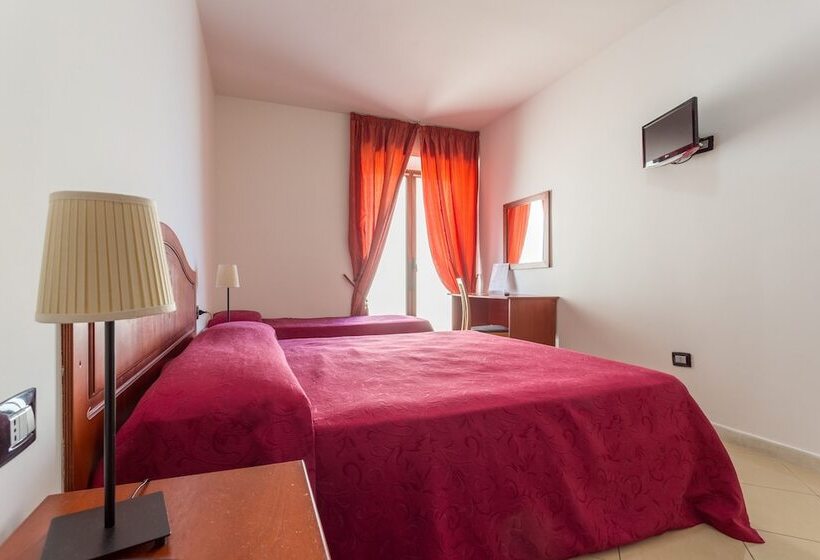 Standard Triple Room, Futuro