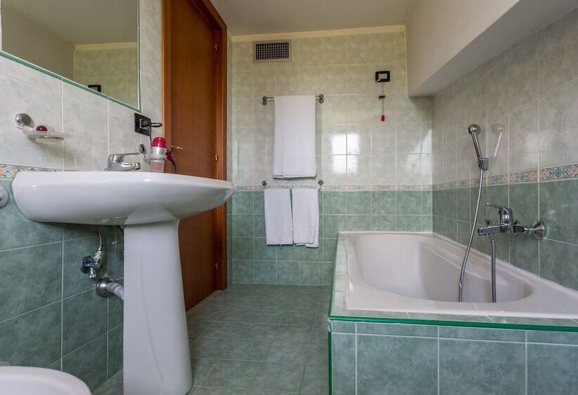 Standard Room, Futuro