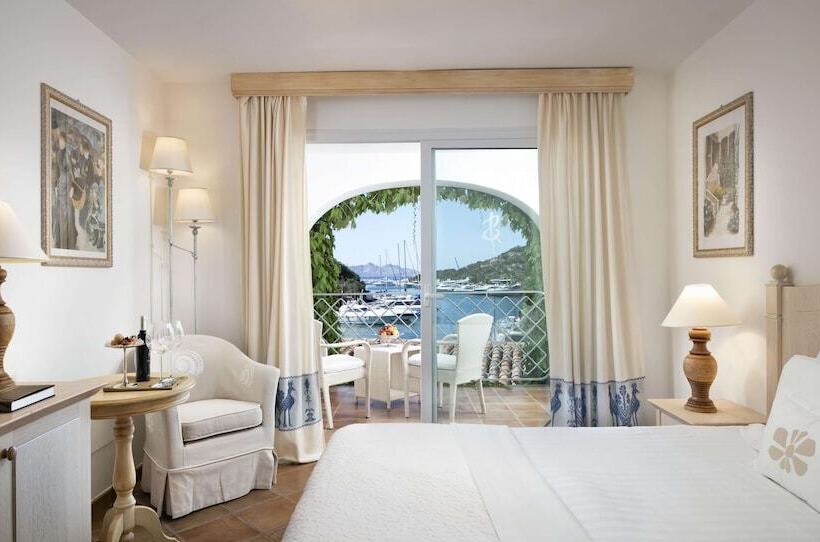 Номер Deluxe Вид на Море, Grand Hotel Poltu Quatu