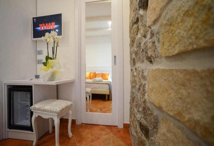 Quarto Estandar com Sacada, B&b La Roccia Dell Elefante