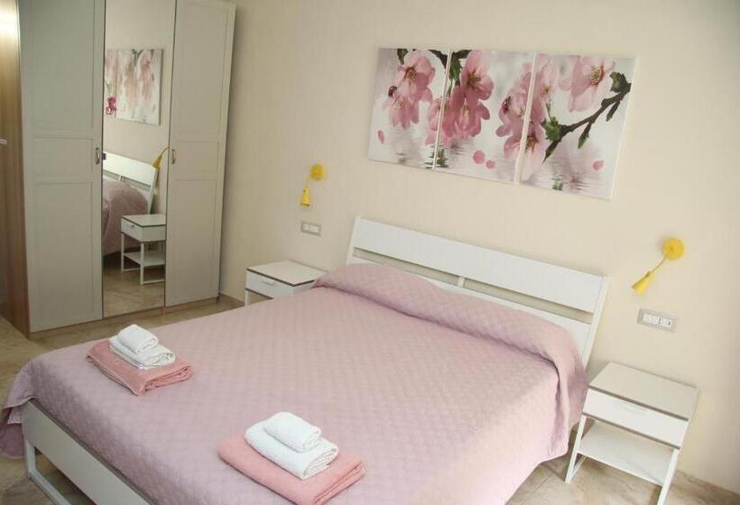 Трехместный Номер Стандарт с Балконом, B&b Casa Rosola