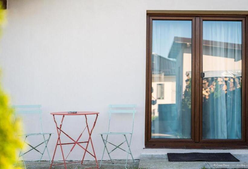 استودیوی استاندارد, Casa Dora