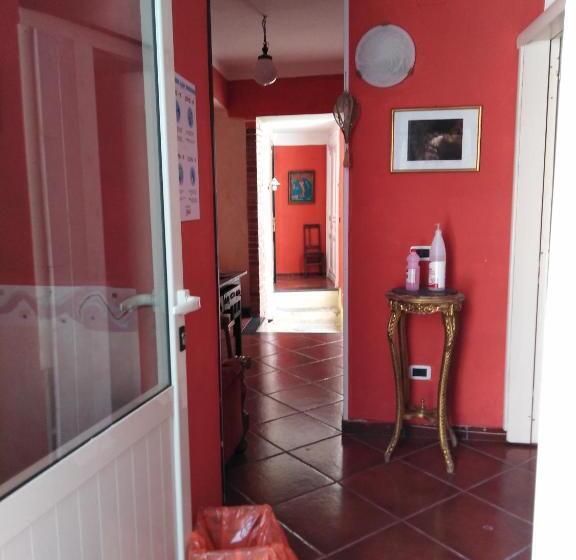 اتاق لوکس چهار تخته, Kirillos In Cilento