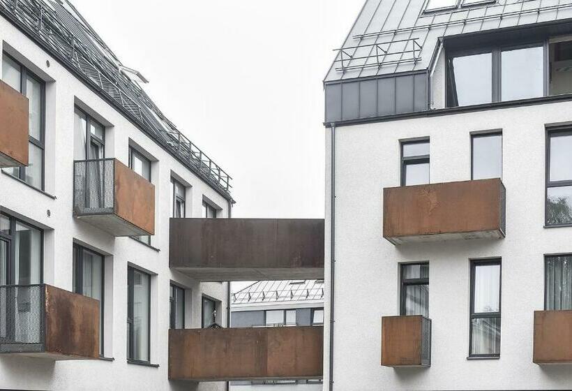 شقة غرفة واحدة مزودة بتراس, Four Luxury Flats