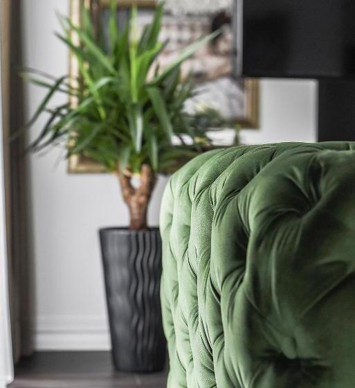 شقة غرفة واحدة مزودة بتراس, Four Luxury Flats