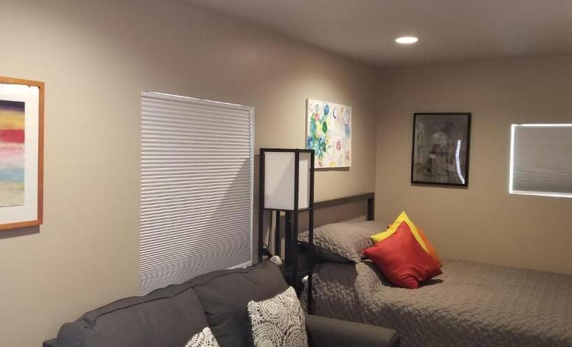 １ベッドルームアパートメント, Best Little Guesthouse In Melrose! New Listing!