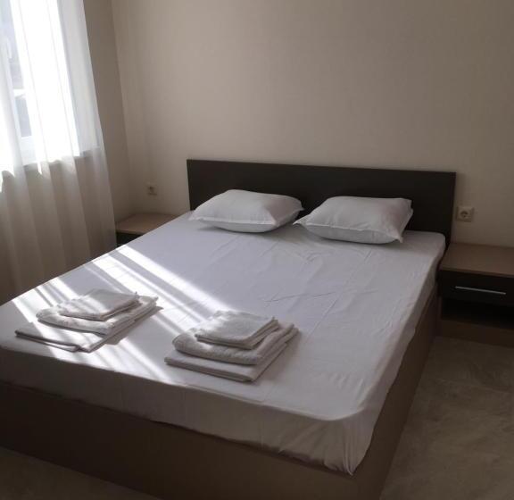 Апартаменты 1 Спальня с Террасой, Vase Apartments