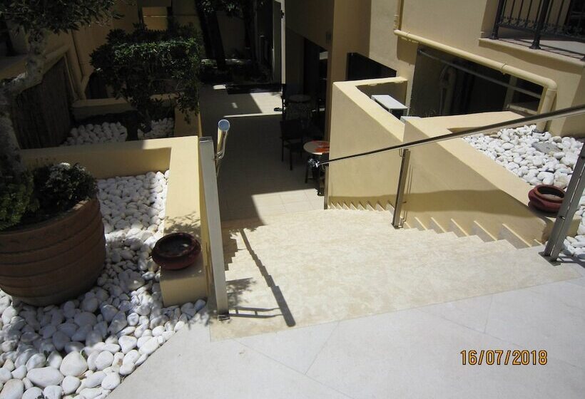 Quarto Superior, Atlantis Beach