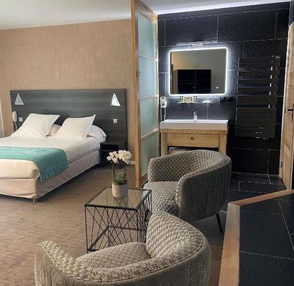 Suíte com Hidromassagem, Logis Hotel Restaurant Spa Les Oliviers