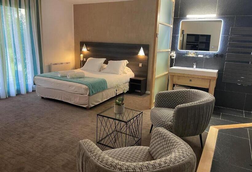 Suíte com Hidromassagem, Logis Hotel Restaurant Spa Les Oliviers