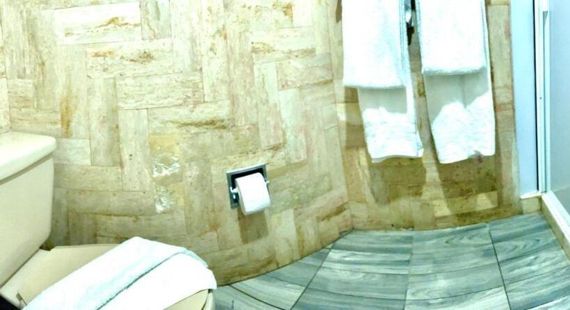 استودیوی استاندارد با چشم‌انداز دریا, Bonita Suite Torres Gemelas