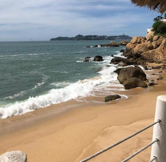 استودیو خانوادگی, Bonita Suite Torres Gemelas