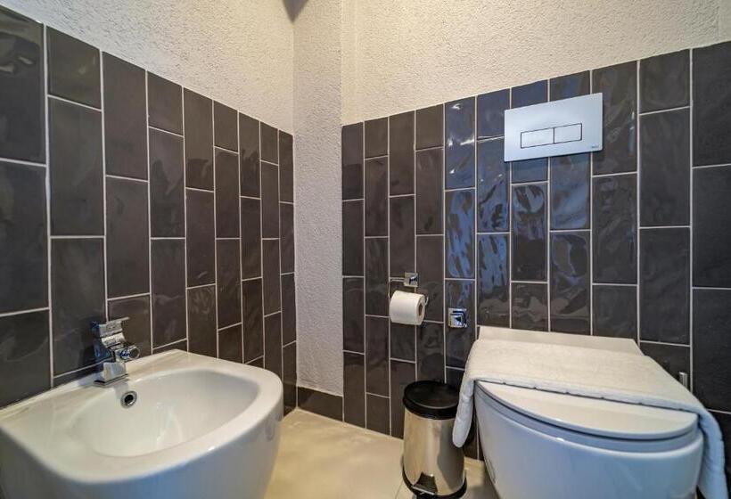Quarto Quadruple Standart com Varanda, Ece Marina Suites