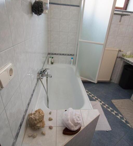 Дом 1 Спальня, Barátkozó Vendégház