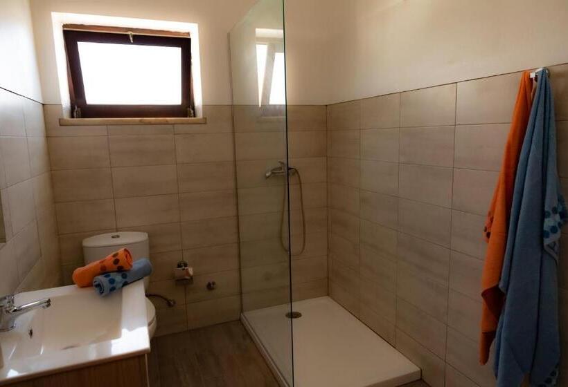 Семейный Номер Совместный Санузел, Apartamento Rosa