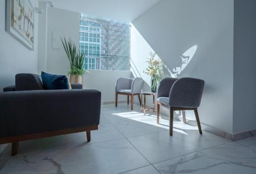 Suite, Corral Grande
