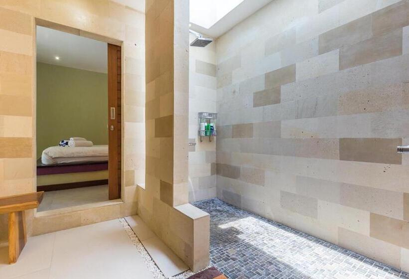 Номер Стандарт Вид на Бассейн, Villa Pilou Boutique