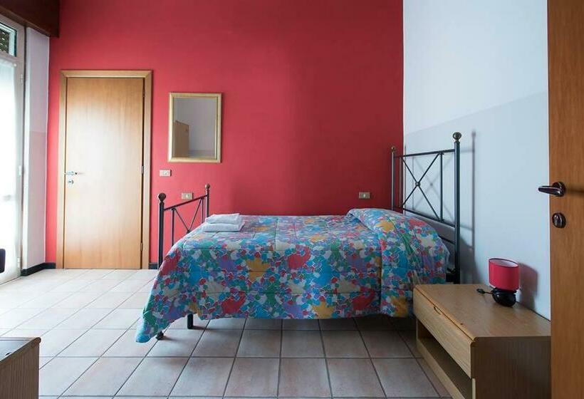 标准单人间, Albergo La Rovere