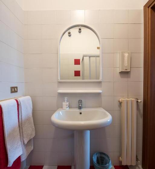 标准间, Albergo La Rovere
