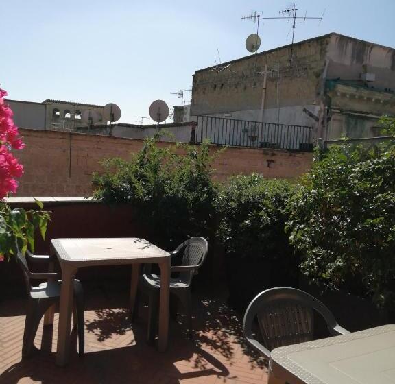 اتاق استاندارد با چشمانداز, I Dioscuri