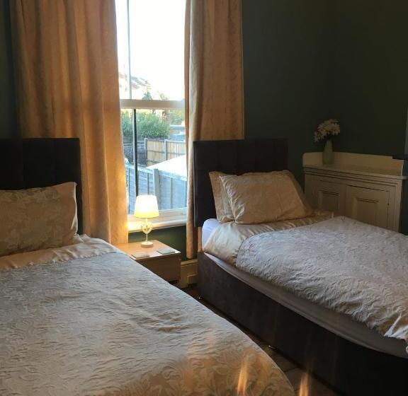 Номер Deluxe, The Townhouse B And B