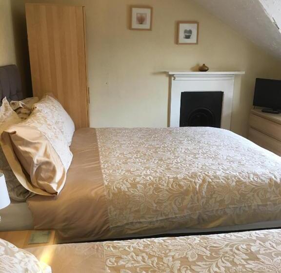 Семейный Номер, The Townhouse B And B