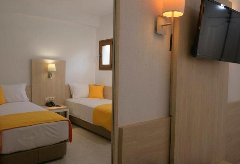 Семейный Номер, Aristoteles Holiday Hotel And Spa