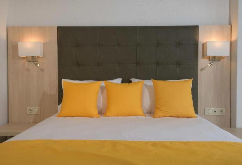 Трехместный Номер Superior, Aristoteles Holiday Hotel And Spa