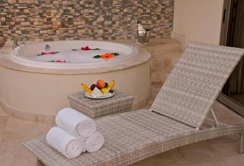 Club-sviitti, Select Club At Sandos Caracol All Inclusive   Adults Only Area