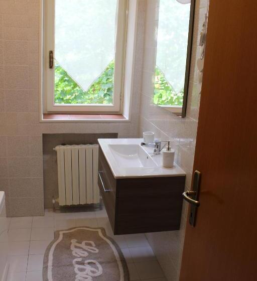اتاق استاندارد با وان آب گرم, B&b Villa Dei Cigni Reali