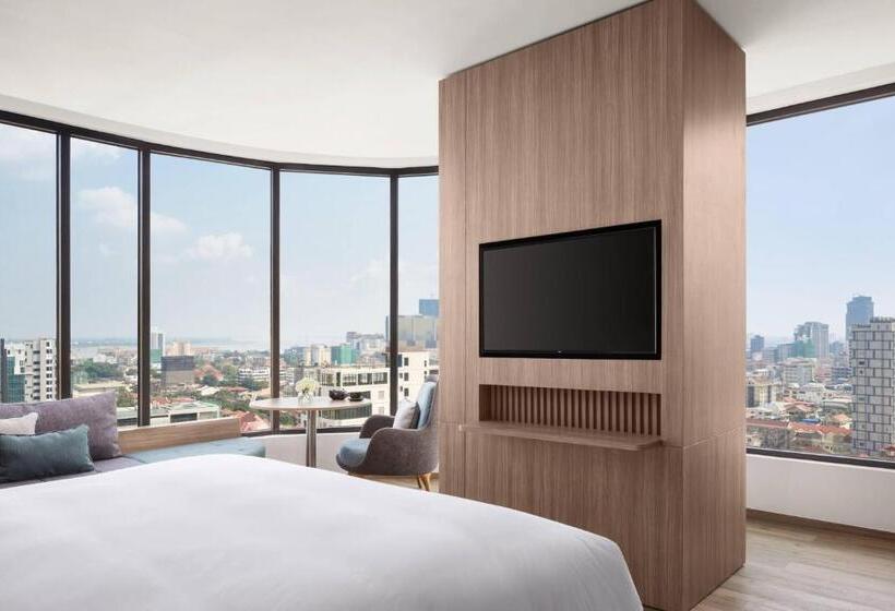 キングサイズベッドのエクゼクティブルーム, Courtyard By Marriott Phnom Penh