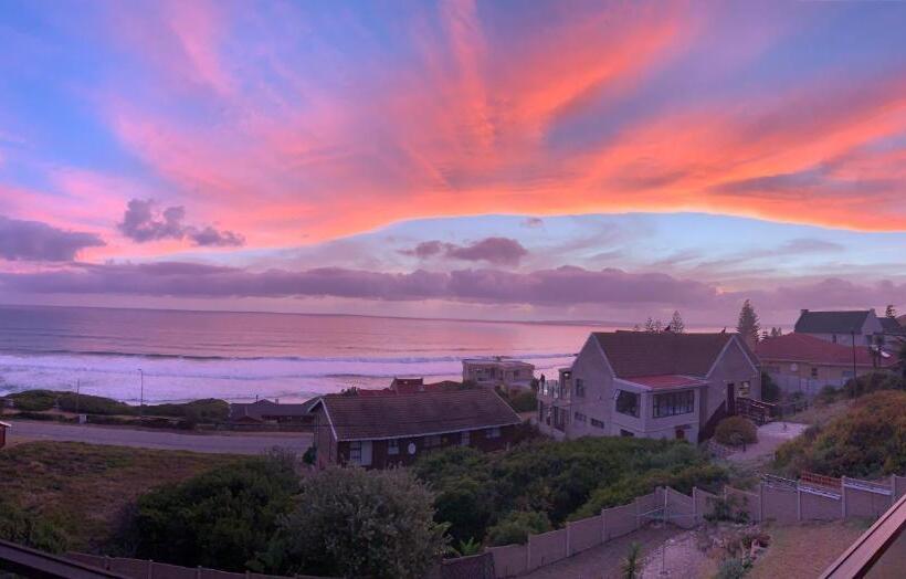 اتاق استاندارد, Beach House On 18p Repens
