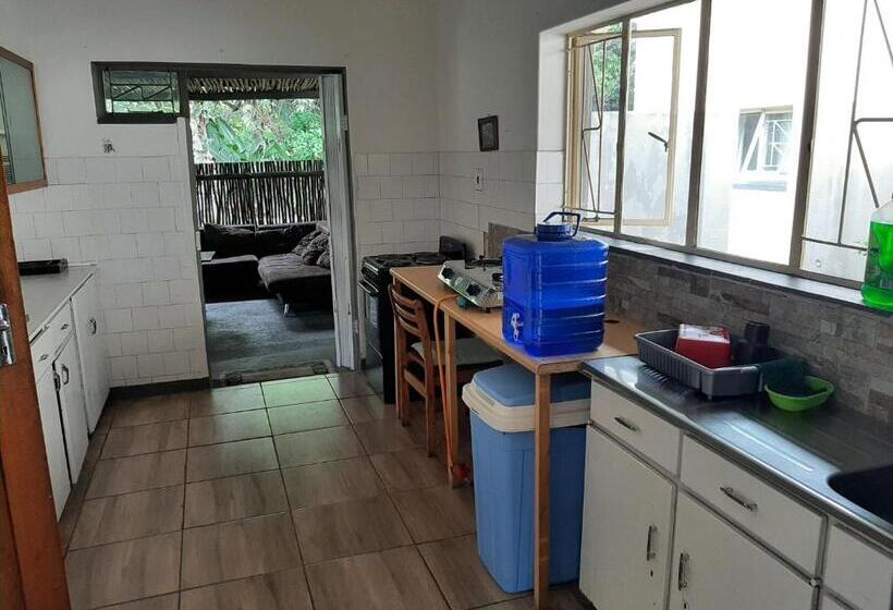 이코노미 룸, Elephant Walk Guesthouse And Back Packers