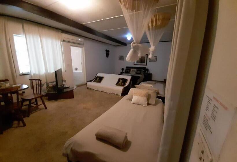 غرفة عائلية, Elephant Walk Guesthouse And Back Packers