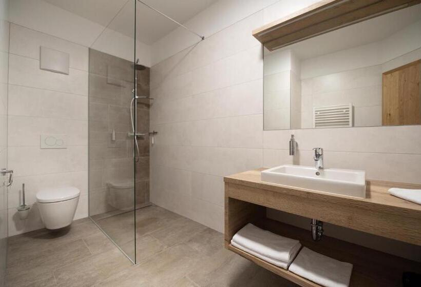 Апартаменты 1 Спальня с Балконом, Binter Apartments