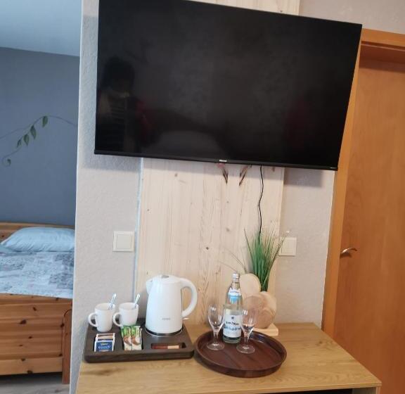 Номер Deluxe, Wild West