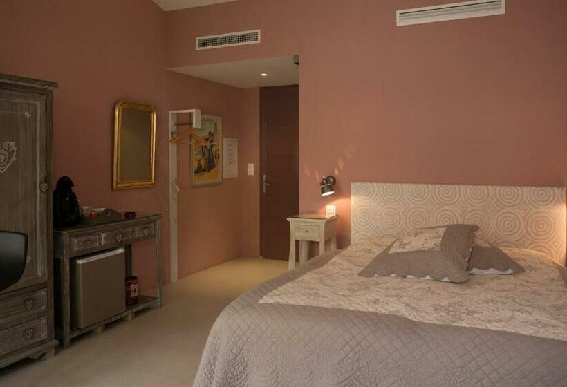 Номер Стандарт с Террасой, L  Oustau Blanc B&b