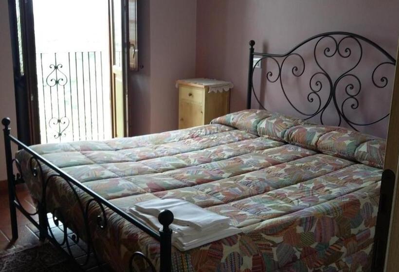 Номер Стандарт Вид на Горы, Alloggi Agrituristici Antica Dimora