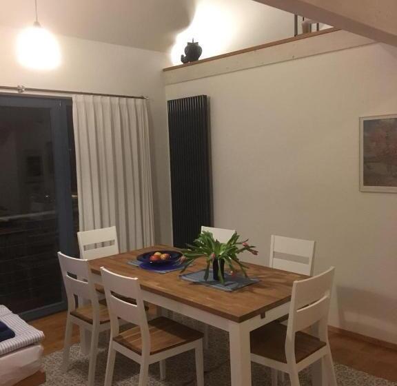 带1个卧室的顶楼公寓, Gästehaus/fewos/boardinghaus Lüneburg Süd