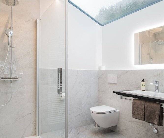 Quarto Estandar Individual, Basecamp