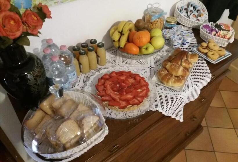 اتاق ساده سه‌ نفره, B&b Tisoi