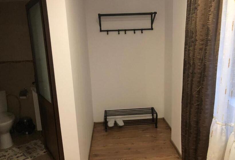 Номер Deluxe, Lunca Lui Dan
