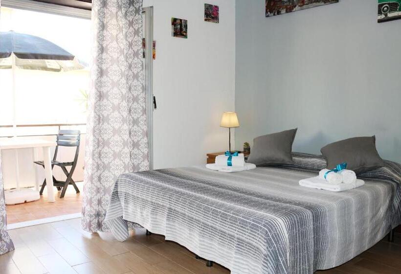 اتاق استاندارد سه تخته با بالکن, B&b La Murina