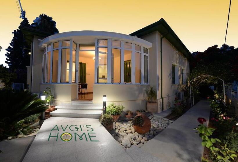 豪华工作室, Avgi S Home