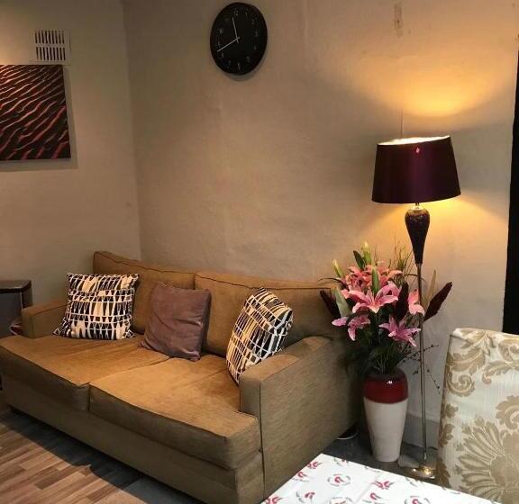 Апартаменты 1 Спальня, Golden Cross Guesthouse
