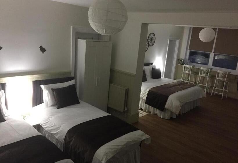 Семейный Номер, Good Intent Rooms