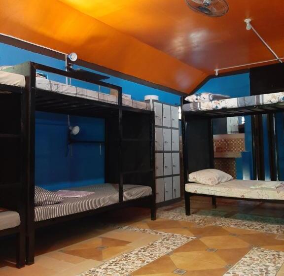 تختخواب در اتاق مشترک, Adrianas Place Backpackers Panglao