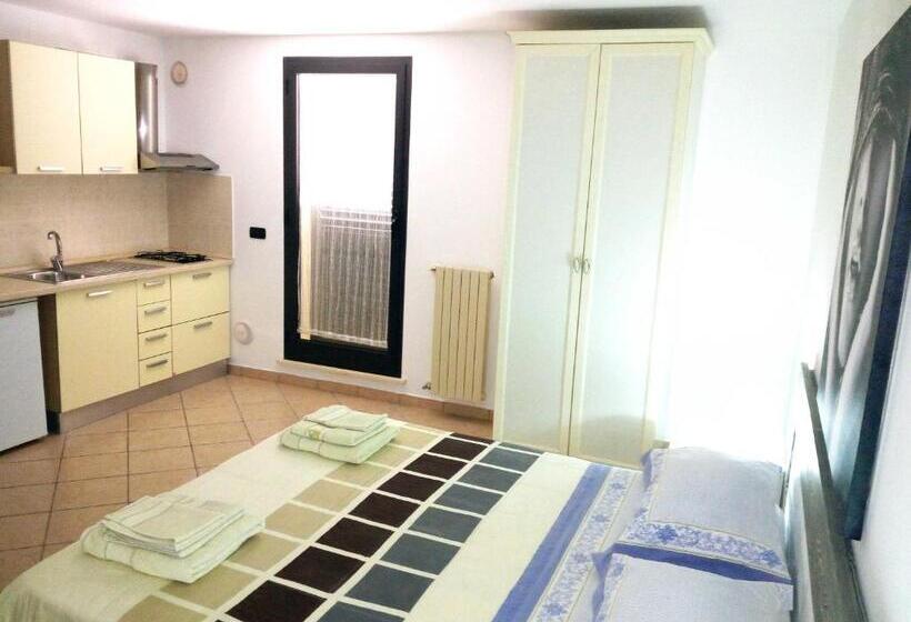 Студио Стандарт с Балконом, Vittoria Resort Residence B&b