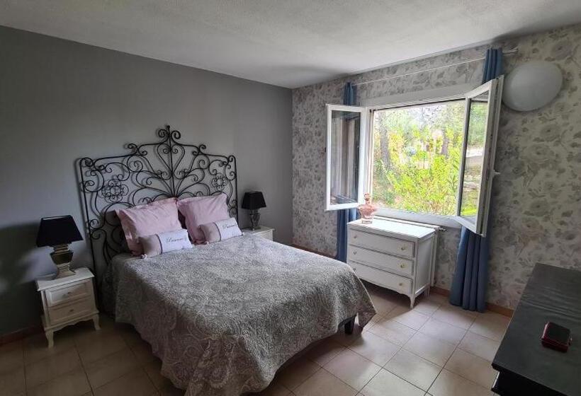 Апартаменты 1 Спальня Вид на Сад, Gîte Romantic Room